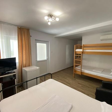 Hotel Casa Ciobi Două Mai Habitación foto